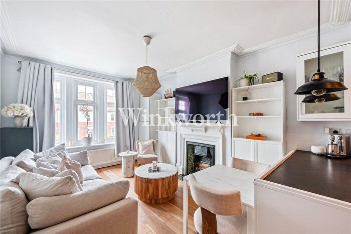 2 Bedroom Flat To Rent In Palmerston Road, Wood Green, London, N22