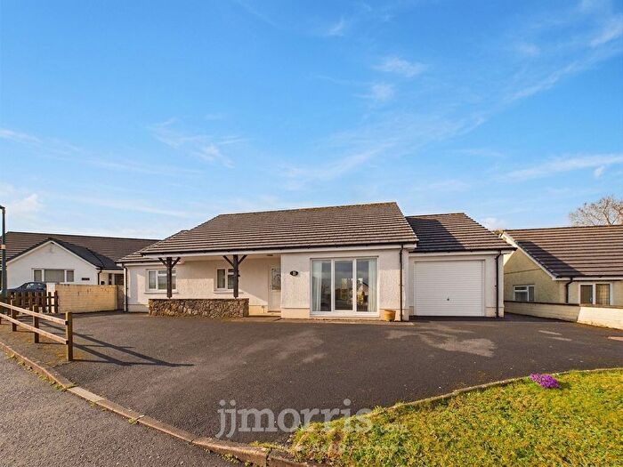 3 Bedroom Detached Bungalow For Sale In Bryngwyn, Newcastle Emlyn, SA38