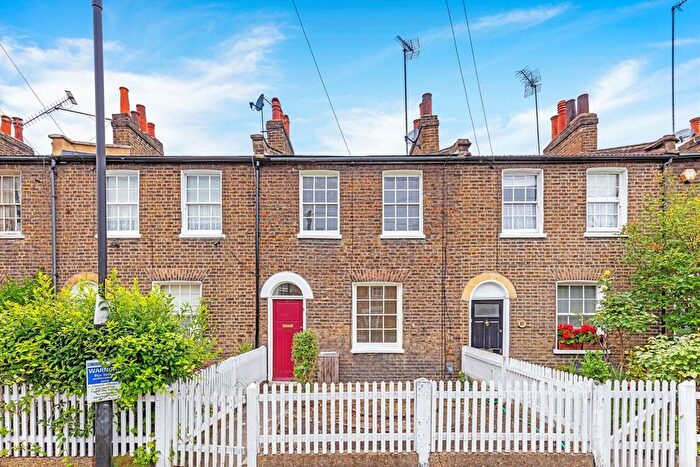 4 Bedroom Property To Rent In Shepherds Bush Place, Shepherds Bush, W12