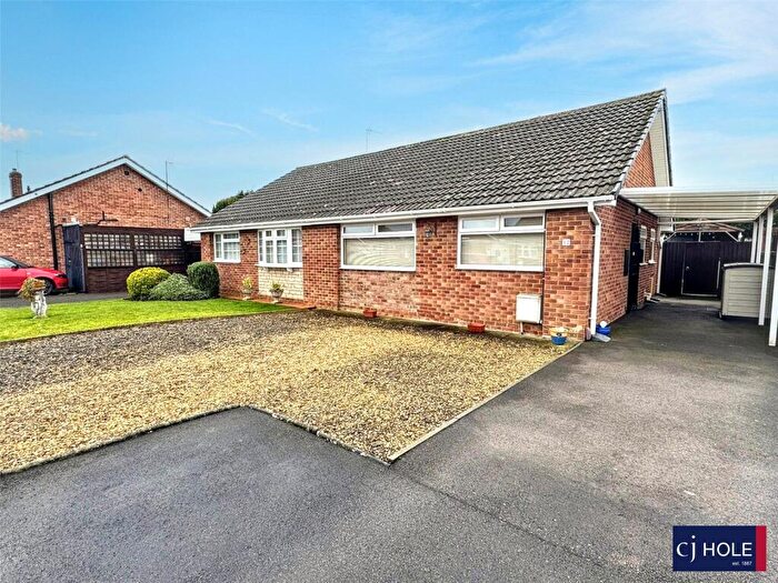 2 Bedroom Bungalow For Sale In Anbrook Crescent, Hucclecote, Gloucester, GL3