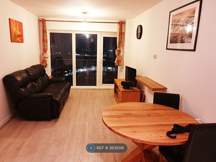 2 Bedroom Flat To Rent In Peebles Court, Croydon, CR0