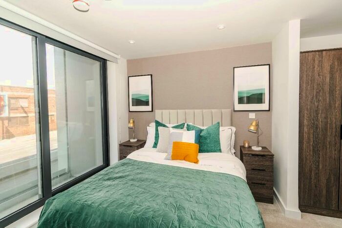 2 Bedroom Apartment To Rent In The Summit Parliament St -, L8