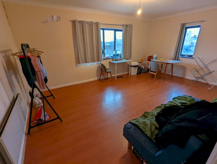 2 Bedroom Flat To Rent In Granby Court, Reading RG1