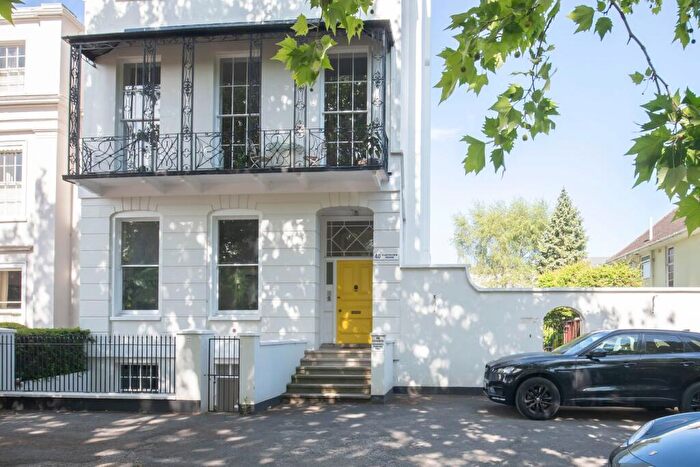 1 Bedroom Flat For Sale In Evesham Road, Cheltenham, GL52