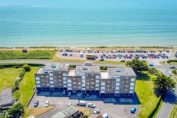 3 Bedroom Flat For Sale In Whitby Road, Milford On Sea, Lymington, Hampshire, SO41