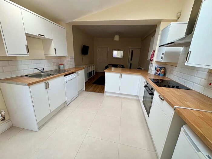 5 Bedroom House To Rent In Pomona Street, Sheffield, S11