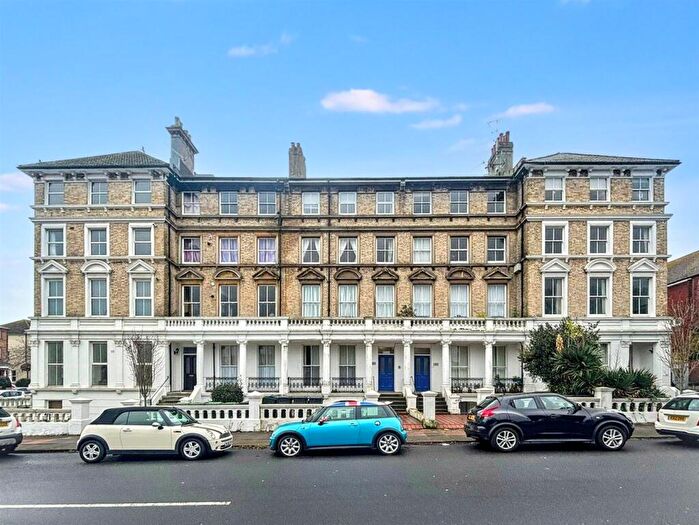 2 Bedroom Flat For Sale In St. Annes Road, Eastbourne, BN21