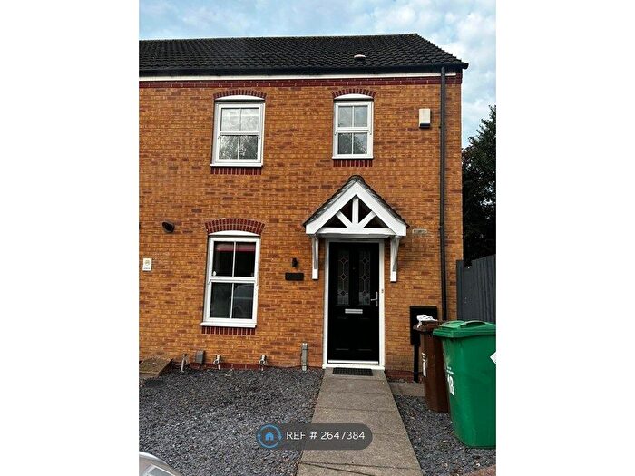 3 Bedroom Semi Detached House To Rent In Rowans Crescent, Nottingham, NG6