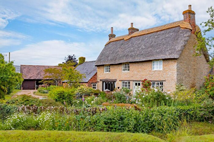 4 Bedroom Detached House For Sale In Common Street, Ravenstone, MK46