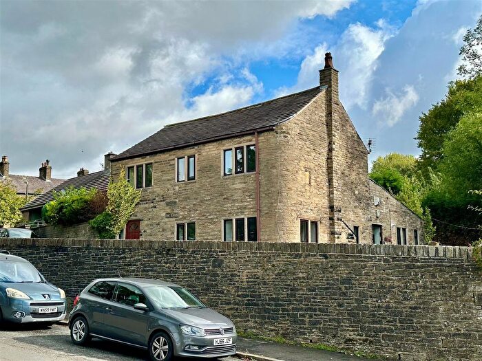 4 Bedroom Barn Conversion For Sale In Market Street, Hayfield, High Peak, SK22
