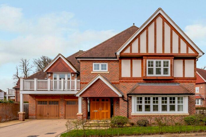 5 Bedroom Detached House For Sale In Reeves Court, Welwyn, Hertfordshire, AL6