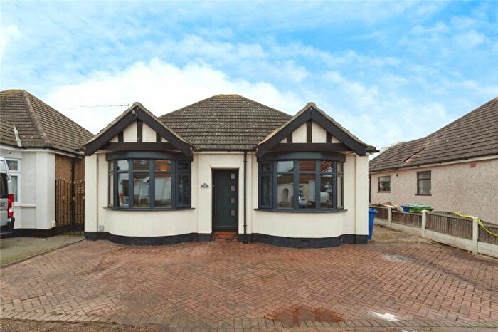 3 Bedroom Bungalow For Sale In Laird Avenue, Grays, Essex, RM16
