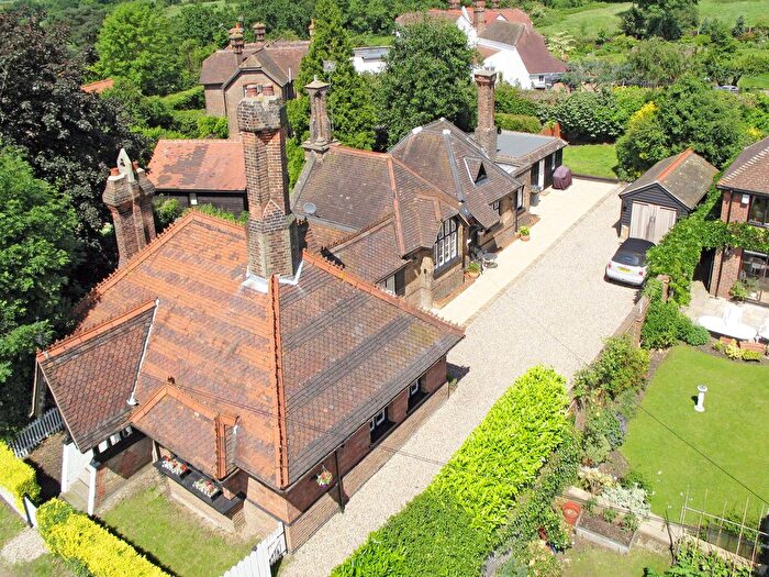 3 Bedroom Cottage For Sale In Brookshill Drive, Harrow Weald, HA3