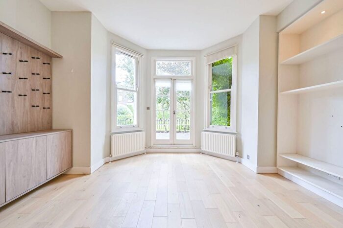 3 Bedroom Flat To Rent In Sutherland Avenue, Little Venice, London, W9