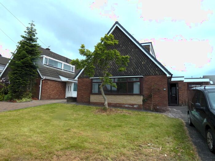 4 Bedroom Detached Bungalow To Rent In Dunkirk Lane, Leyland, PR26