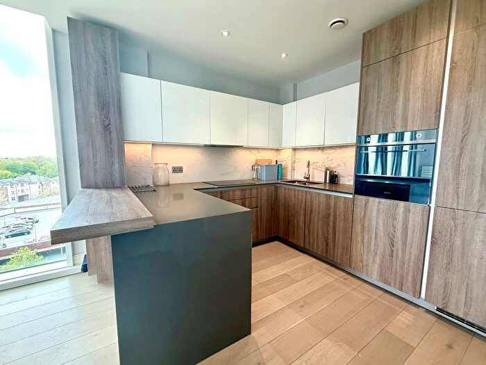 2 Bedroom Flat To Rent In Hamond Court, Kingston Upon Thames, KT2