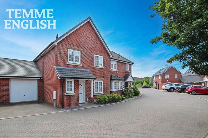 4 Bedroom Semi-Detached House For Sale In Penrith Crescent, Wickford, SS11