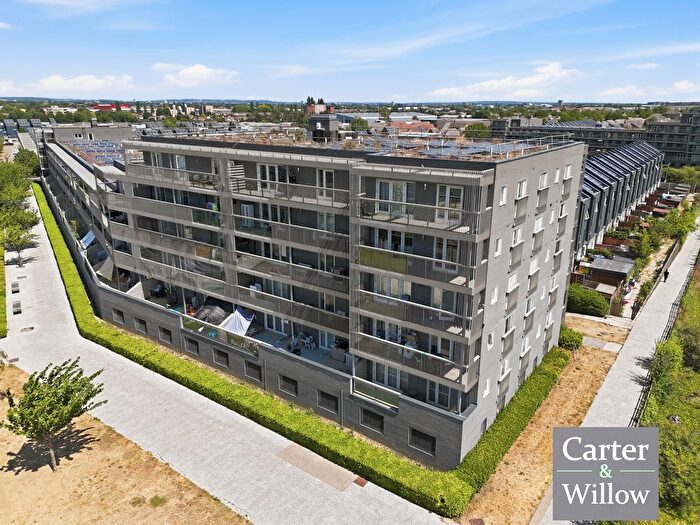 2 Bedroom Flat For Sale In De Pass Gardens, Barking, IG11