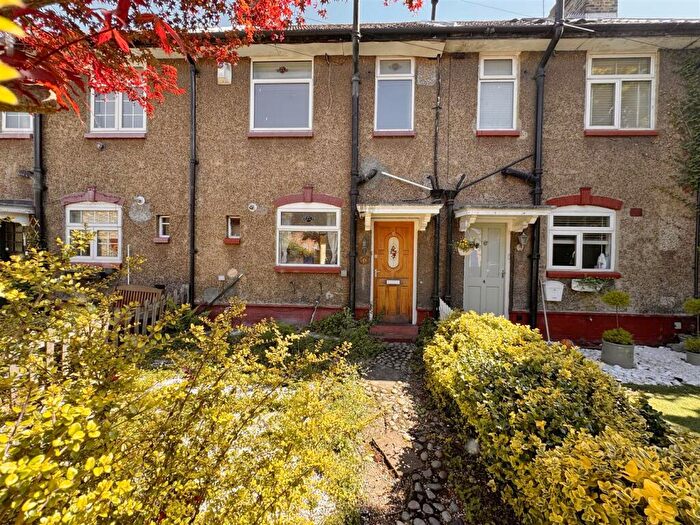 2 Bedroom House For Sale In Hesperus Crescent, London, E14