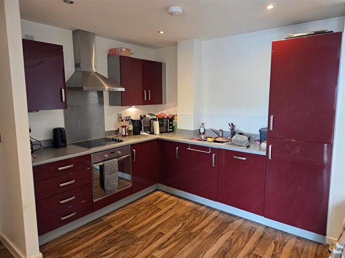 1 Bedroom Flat For Sale In South Quay, Kings Road, Marina Swansea, SA1