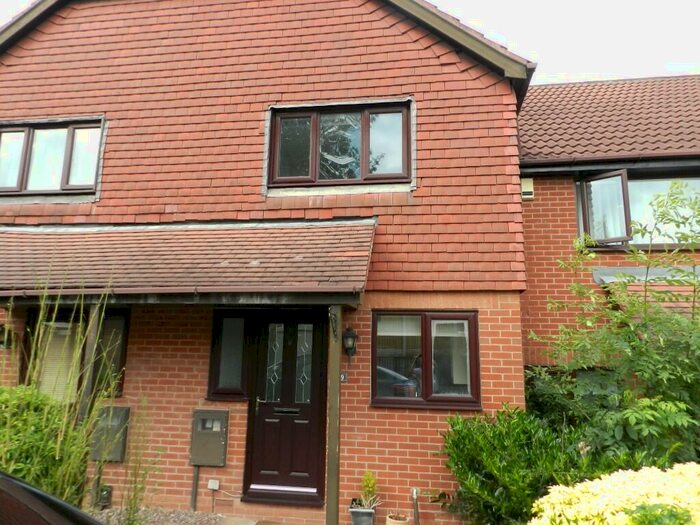 2 Bedroom Semi-Detached House To Rent In Hillcrest View, Nottingham, Nottinghamshire, NG4