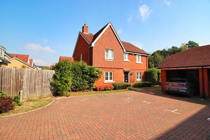 4 Bedroom Detached House For Sale In Isles Quarry Road, Borough Green, TN15