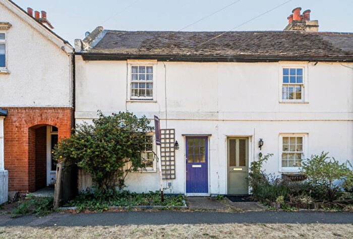 2 Bedroom End Of Terrace House For Sale In Cranmer Road, Mitcham, CR4