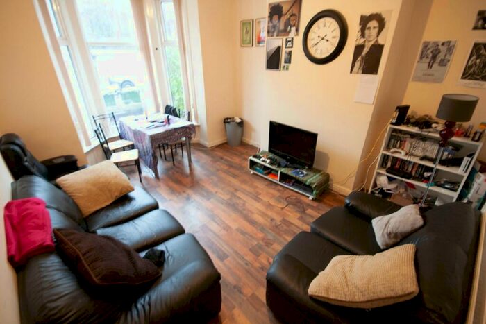 5 Bedroom Terraced House To Rent In Cardigan Road, Hyde Park, Leeds, LS6