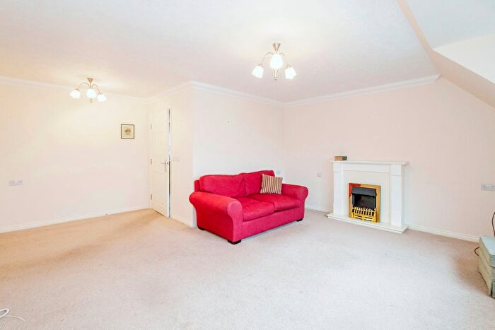 2 Bedroom Flat For Sale In New Brighton Road, Emsworth, Hampshire, PO10