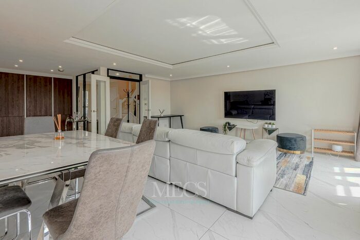 3 Bedroom Flat To Rent In Royal Arch Apartments, The Mailbox, Wharfside Street, Birmingham, West Midlands, B1