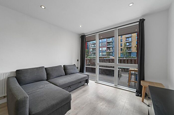 1 Bedroom Apartment To Rent In Kingsland Road, London, E8