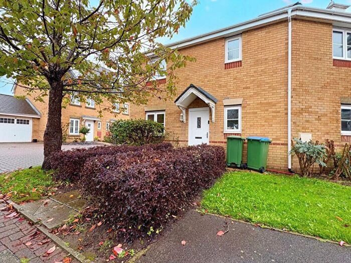2 Bedroom Maisonette To Rent In Sartoris Close, Warsash, SO31
