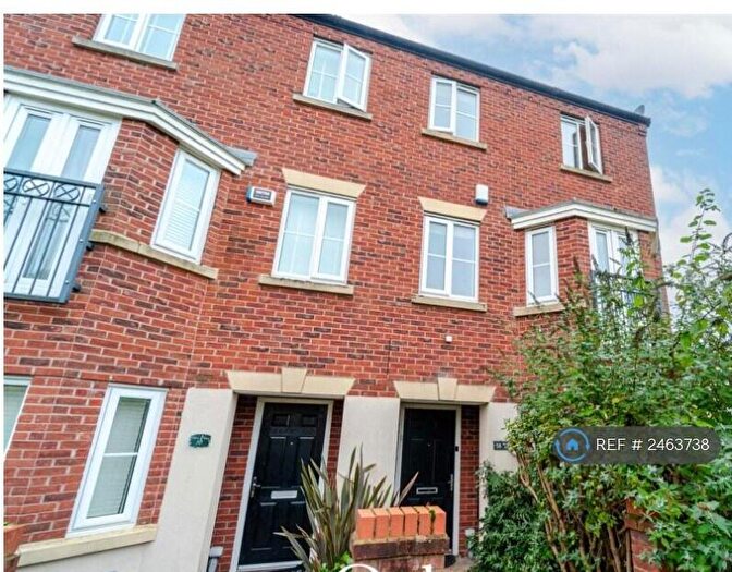 4 Bedroom Semi-Detached House To Rent In Barley Road, Birmingham, B16