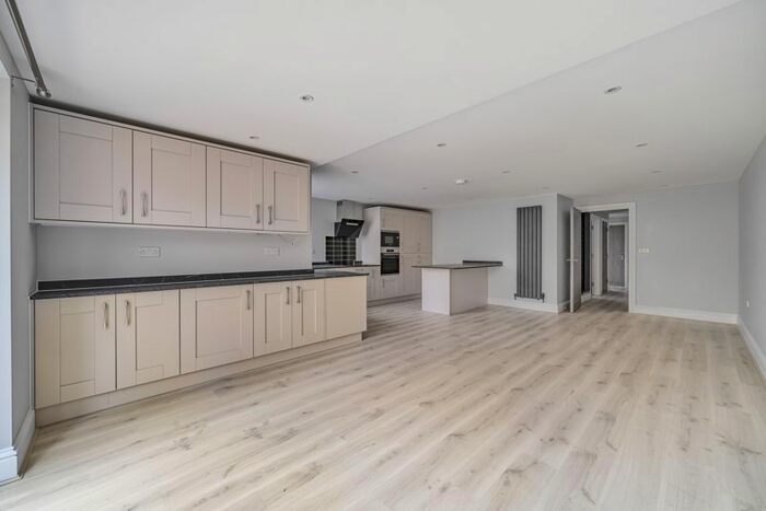 2 Bedroom Flat To Rent In Bladon Close, Oxford, OX2