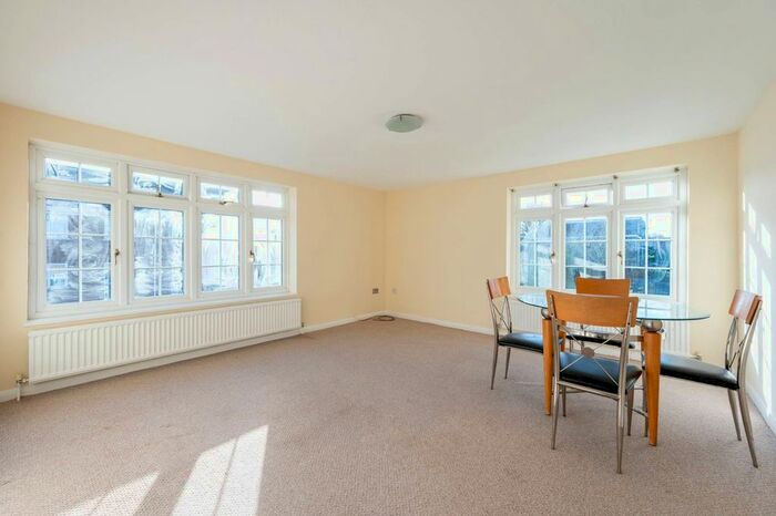 2 Bedroom Flat To Rent In Paul Gardens, East Croydon, Croydon CR0