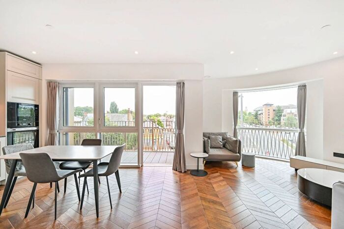 2 Bedroom Flat To Rent In Royal Exchange, Kingston, Kingston Upon Thames, KT1