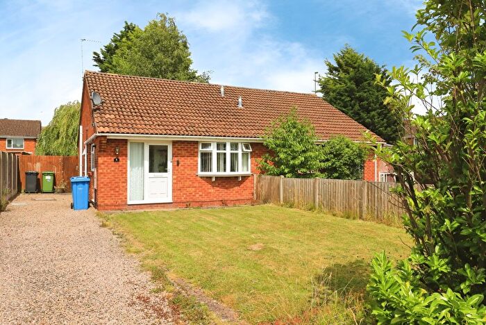2 Bedroom Bungalow For Sale In Kelso Gardens, Wolverhampton, Staffordshire, WV6