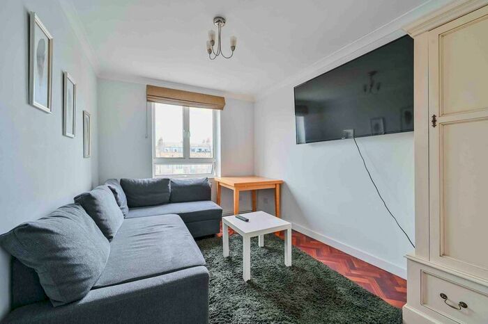 3 Bedroom Flat To Rent In Harley Street, Marylebone, London, W1G