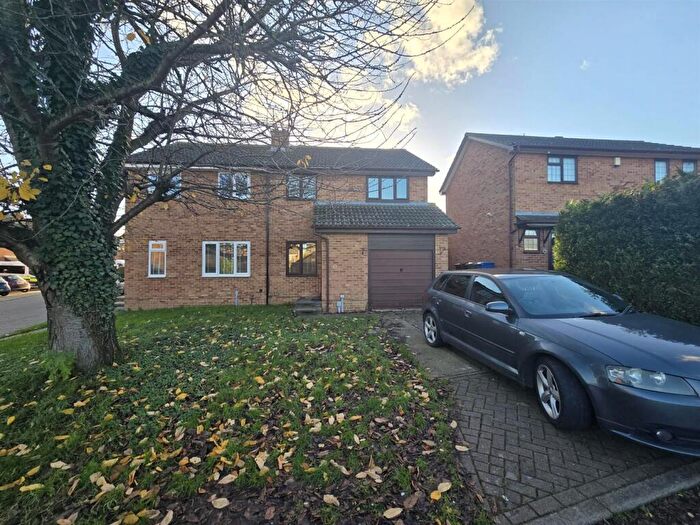 3 Bedroom House To Rent In Foxgrove, Milton Regis, Sittingbourne, ME10