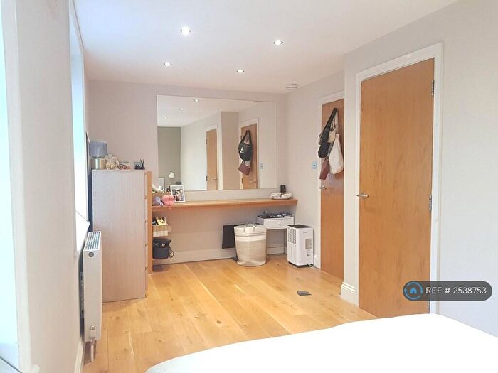 1 Bedroom Flat To Rent In Barnsbury Street, London, N1