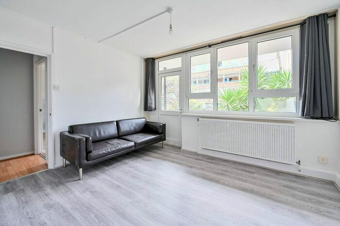 5 Bedroom Flat To Rent In Garnies Close, Camberwell, London, SE15