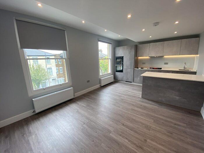 1 Bedroom Flat To Rent In Bedroom Flat, Wilberforce Road, Finsbury Park, N4