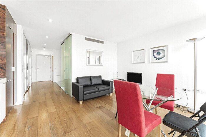 Apartment To Rent In Fairmont Avenue, London, E14