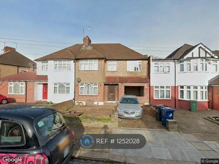 5 Bedroom Semi-Detached House To Rent In Danemead Grove, Northolt UB5