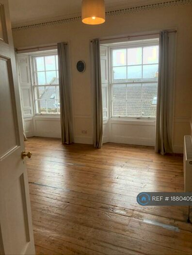 2 Bedroom Flat To Rent In Crossgate, Cupar, KY15