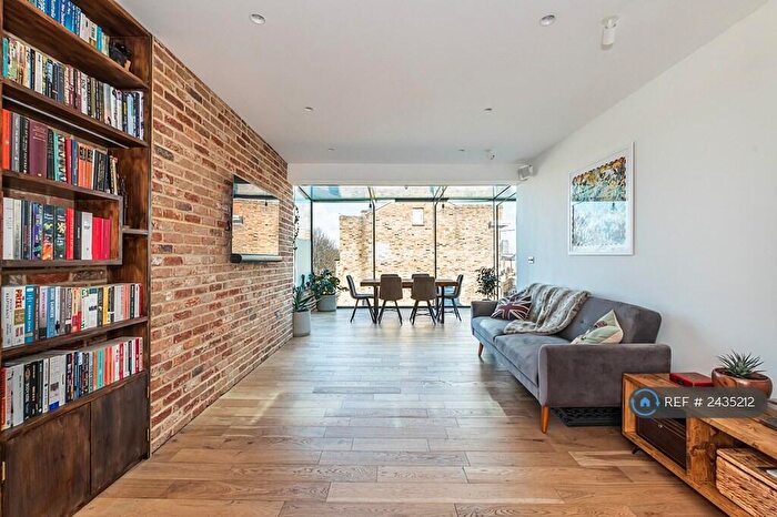 2 Bedroom Flat To Rent In London, London, SW11