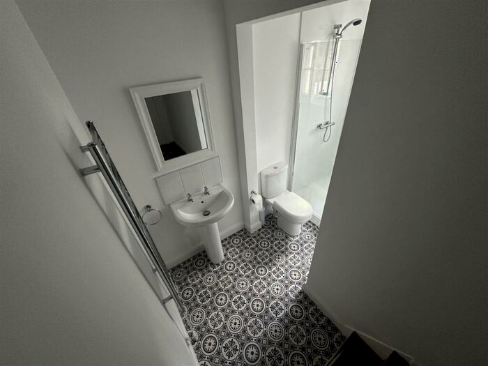 2 Bedroom Flat To Rent In Warwick Place, Leamington Spa, CV32