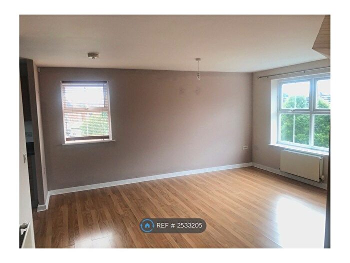 2 Bedroom Flat To Rent In Brandwood Crescent, Birmingham, B30