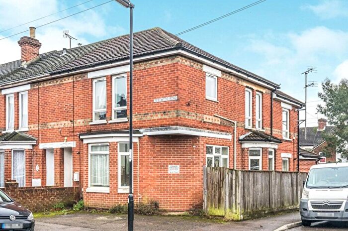 2 Bedroom Flat To Rent In Testwood Road, Southampton, Hampshire, SO15
