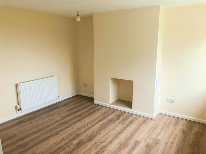 2 Bedroom Detached House For Sale In Johnston, Haverfordwest, SA62
